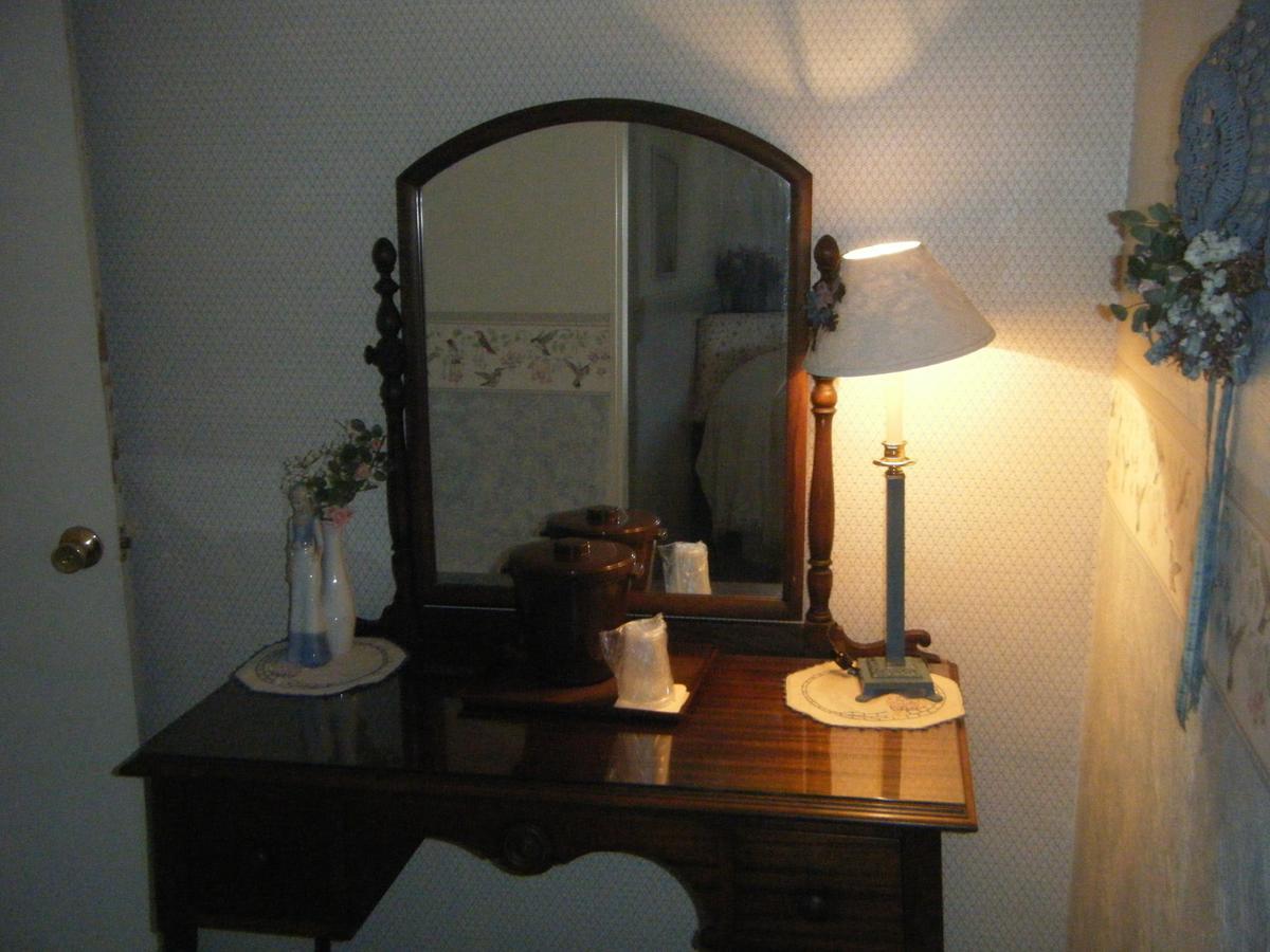 Boardwalk Inn Saint Ignace Room photo